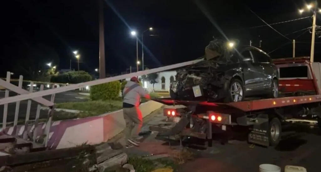 img 0482 2 1 Morelia: Chocan con puente peatonal