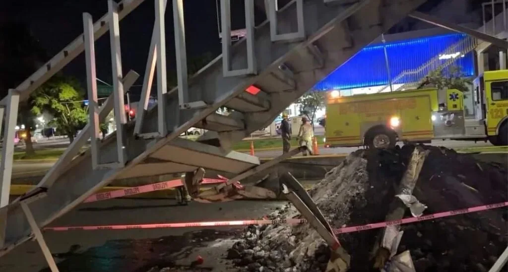 img 0483 1 Morelia: Chocan con puente peatonal