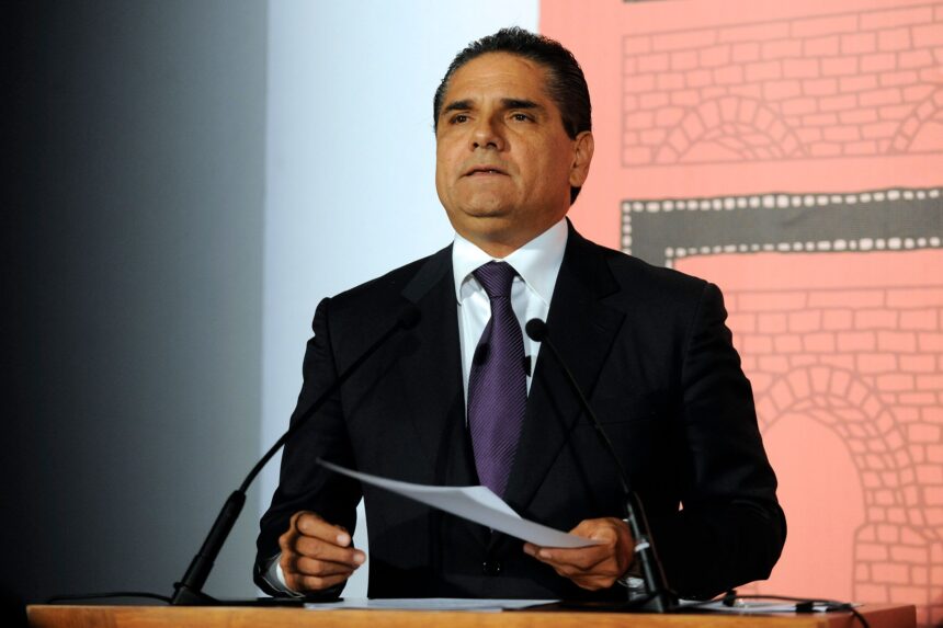 Silvano Aureoles: Chapingo a la fuga 1 silvano image Silvano Aureoles: Chapingo a la fuga