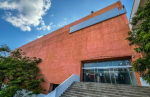 Privatización en Tabasco: Liverpool adquiere Centro de Convenciones y el Gimnasio La Choca