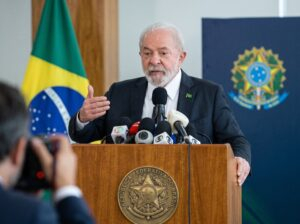 El presidente de Brasil, Luiz Inácio Lula da Silva, durante una intervención en el Palacio de Planalto en Brasilia, en medio de las fluctuaciones en los mercados financieros y la evaluación del plan fiscal de su administración.
